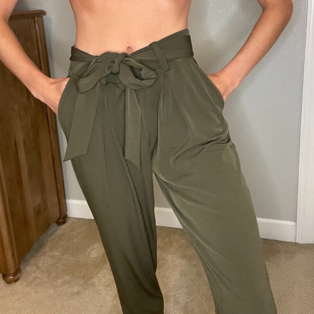Express high waisted jogger dress pants, forest green, tie bow,  size XS